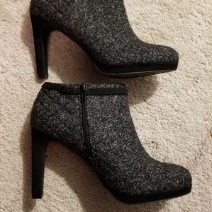 Kelly and Katie size 10 womens Booties